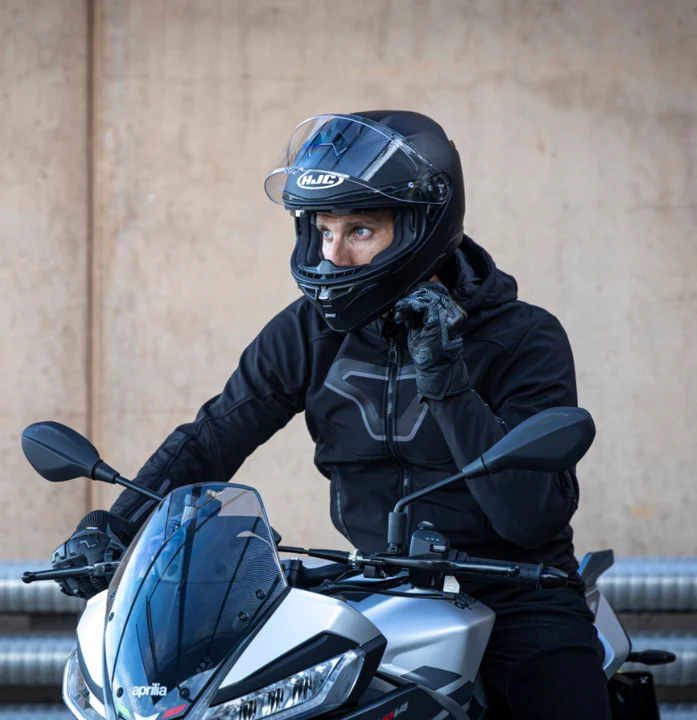 HJC CAPACETE INTEGRAL F72 - Image 3